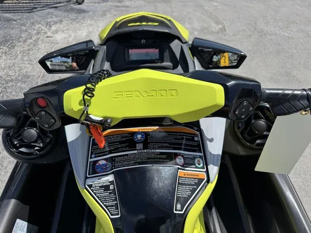 Slide: The Image of Sea-Doo GTR 230 2021 - 10