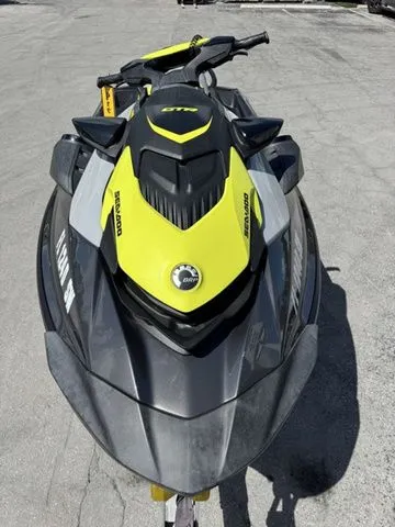 Slide: The Image of Sea-Doo GTR 230 2021 - 3