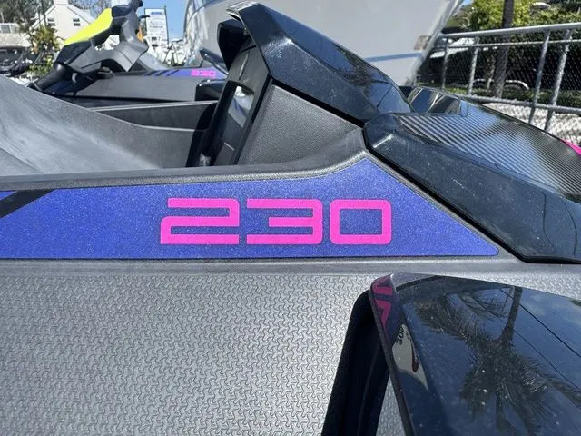 Slide: The Image of Sea-Doo Wake 2021 - 10