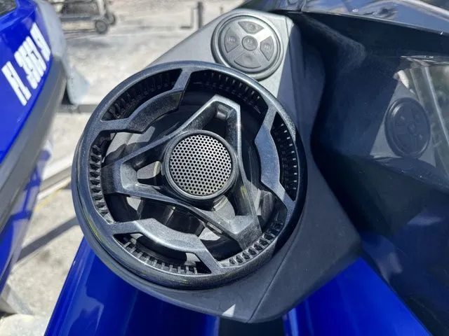 Slide: The Image of Sea-Doo Wake 2021 - 12