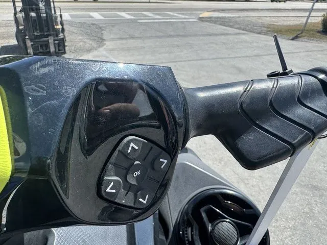 Slide: The Image of Sea-Doo Wake 2021 - 16