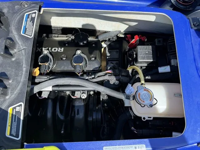 Slide: The Image of Sea-Doo Wake 2021 - 19