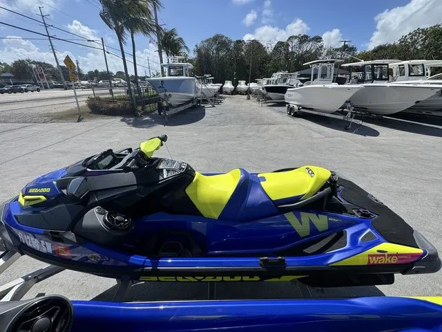 Slide: The Image of Sea-Doo Wake 2021 - 5