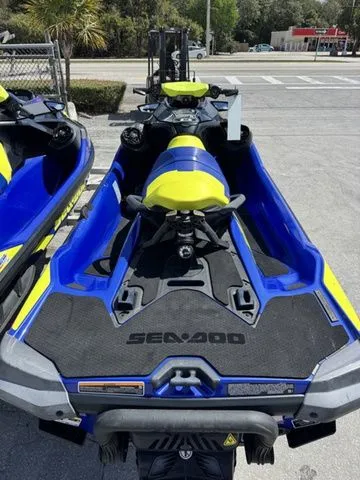 Slide: The Image of Sea-Doo Wake 2021 - 7