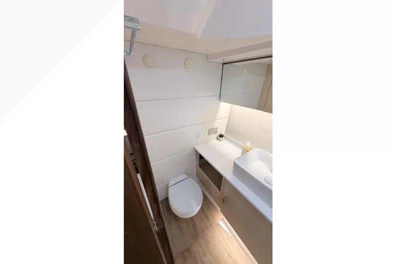 Slide: The Image of Livewell on 2026 Regal 38 SAV boat, featuring a sleek design and modern functionality. - 12