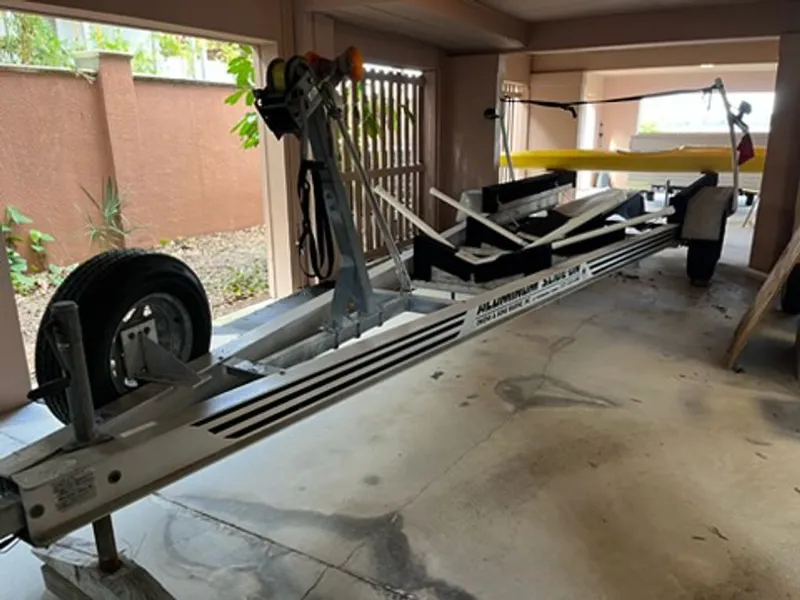 Slide: The Image of Grady-White Voyager 2000 - 16