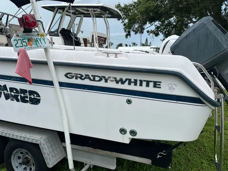 Slide: The Image of Grady-White Voyager 2000 - 8