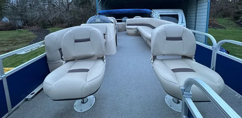 Slide: The Image of Interior view of a 2017 Sun Tracker FISHIN BARGE pontoon boat. - 5