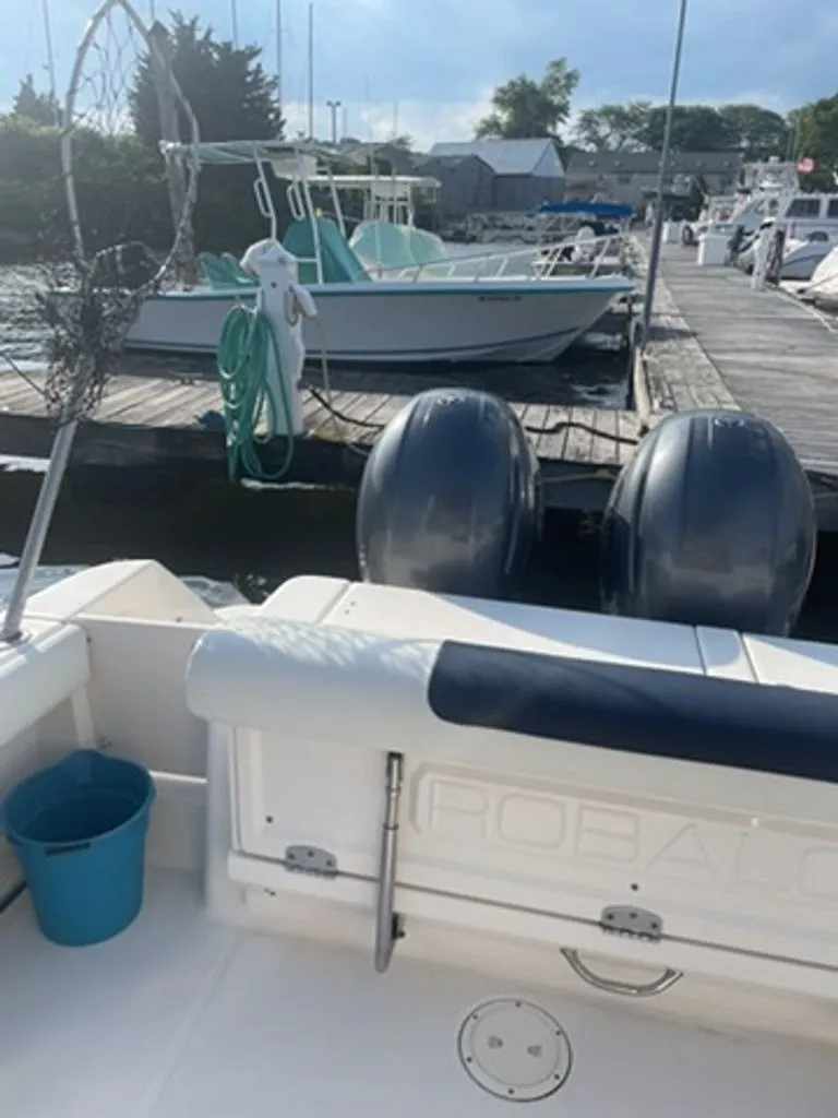 Slide: The Image of Robalo 265 Walkaround 2014 - 10