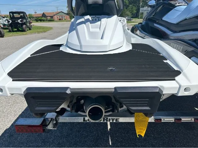 Slide: The Image of 2025 Yamaha WaveRunner VX Cruiser rear view on trailer. - 10