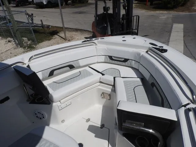 Slide: The Image of Blackfin 222 2023 - 3