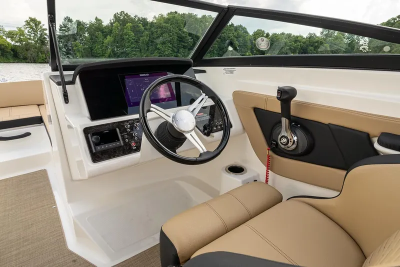 Slide: The Image of Dashboard of a 2022 Sea Ray SPX 210 boat. - 7
