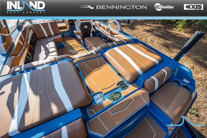 Slide: The Image of Malibu Wakesetter 22 LSV 2026 - 12