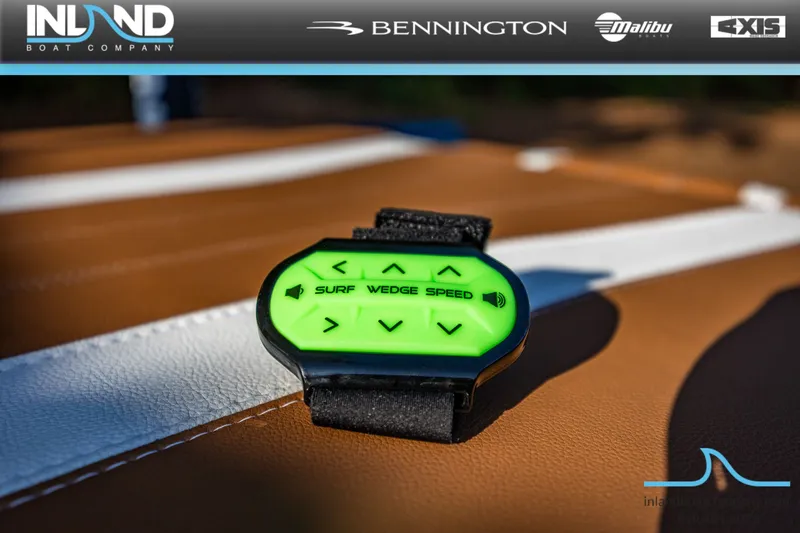 Slide: The Image of Malibu Wakesetter 22 LSV 2026 - 23