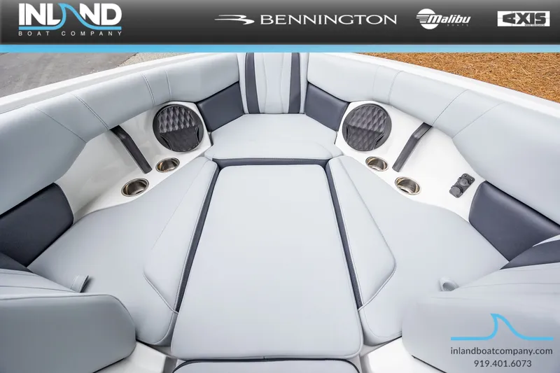 Slide: The Image of Malibu Wakesetter 22 LSV 2025 - 17