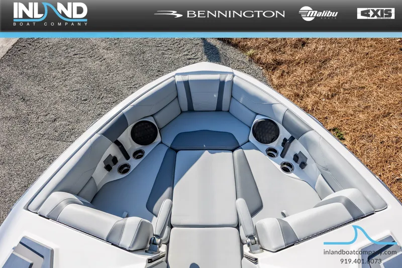 Slide: The Image of Malibu Wakesetter 23 LSV 2026 - 18