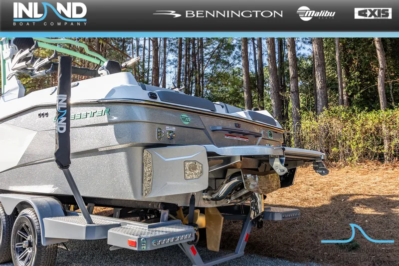 Slide: The Image of Malibu Wakesetter 23 LSV 2026 - 4