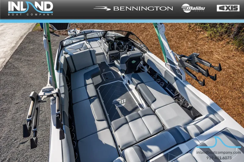 Slide: The Image of Malibu Wakesetter 23 LSV 2026 - 7
