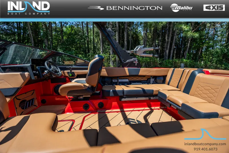 Slide: The Image of Malibu Wakesetter 23 LSV 2025 - 10