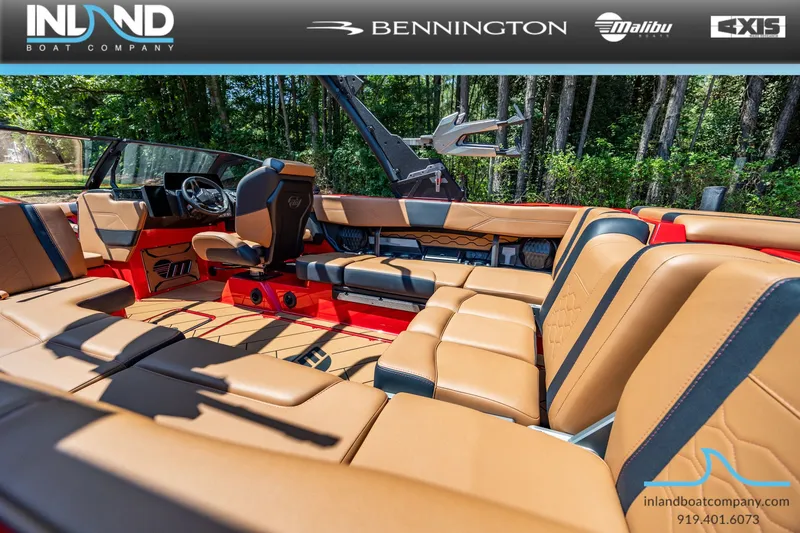 Slide: The Image of Malibu Wakesetter 23 LSV 2025 - 18