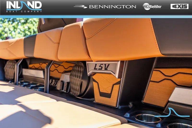 Slide: The Image of Malibu Wakesetter 23 LSV 2025 - 34