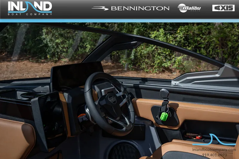 Slide: The Image of Malibu Wakesetter 23 LSV 2026 - 12