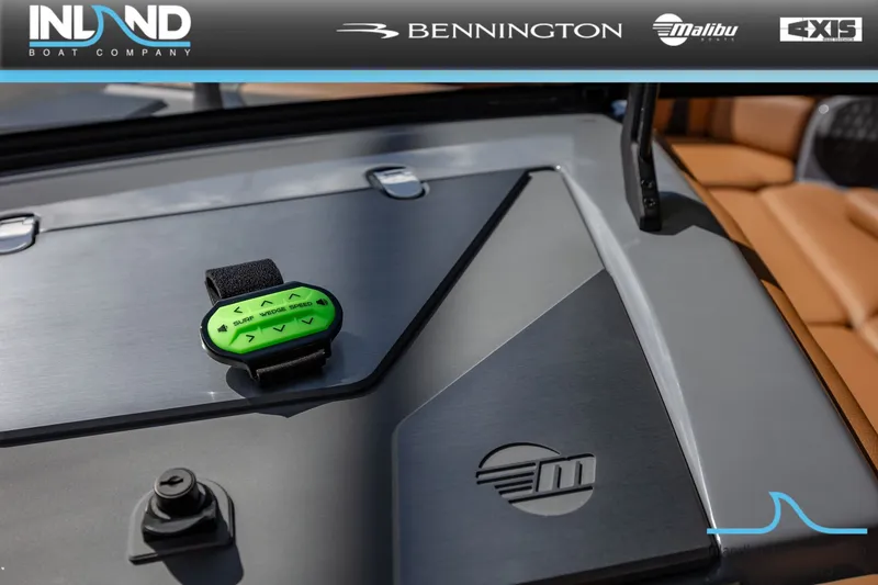 Slide: The Image of Malibu Wakesetter 23 LSV 2026 - 13