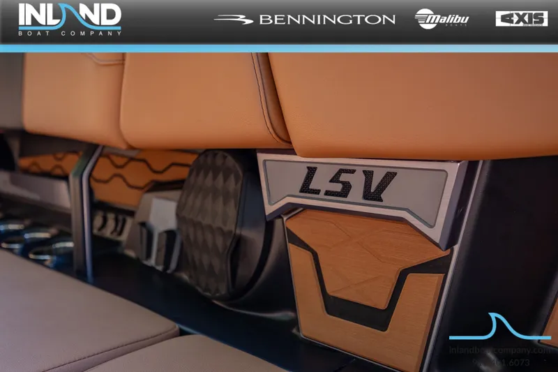 Slide: The Image of Malibu Wakesetter 23 LSV 2026 - 14