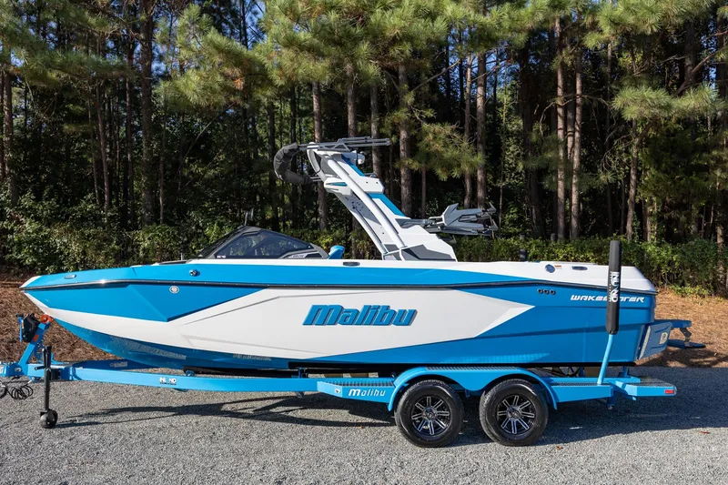 Slide: The Image of Malibu Wakesetter 23 LSV 2026 - 23