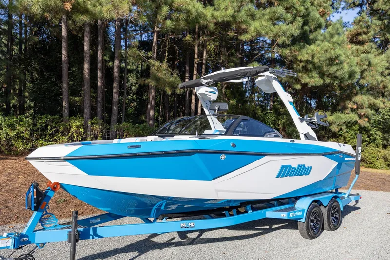 Slide: The Image of Malibu Wakesetter 23 LSV 2026 - 25