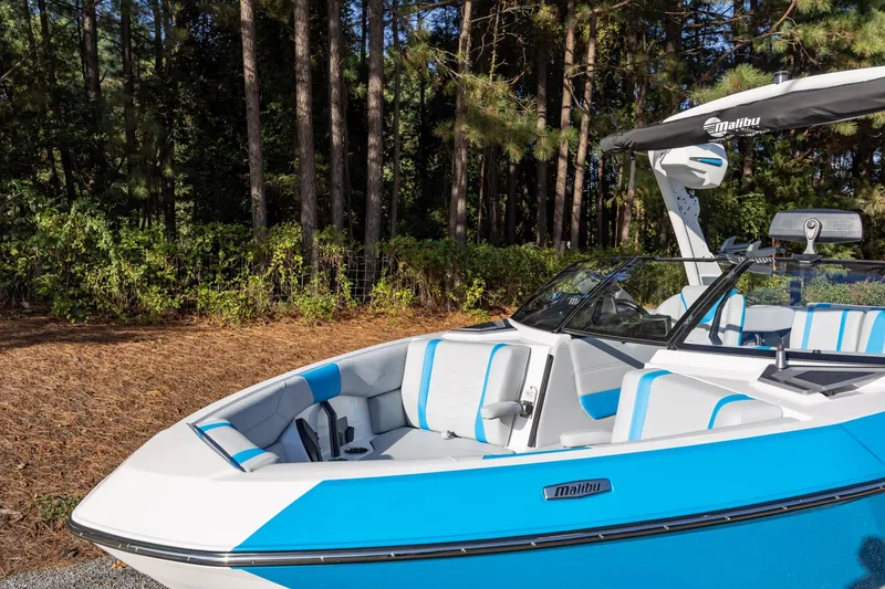 Slide: The Image of Malibu Wakesetter 23 LSV 2026 - 28