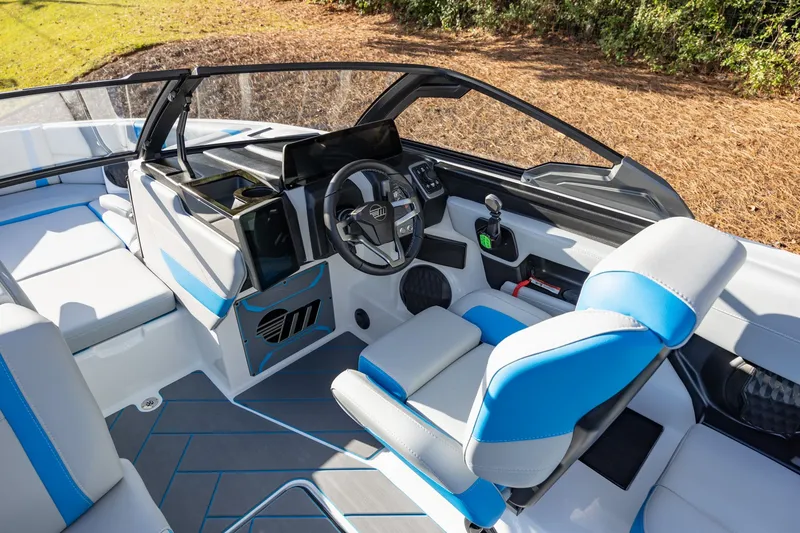 Slide: The Image of Malibu Wakesetter 23 LSV 2026 - 49