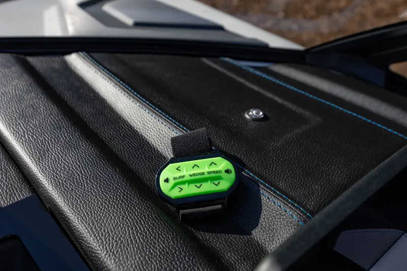 Slide: The Image of Malibu Wakesetter 23 LSV 2026 - 51