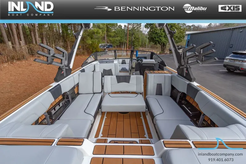 Slide: The Image of Malibu Wakesetter 24 MXZ 2024 - 10