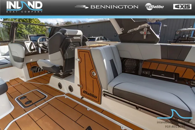 Slide: The Image of Malibu Wakesetter 24 MXZ 2024 - 13