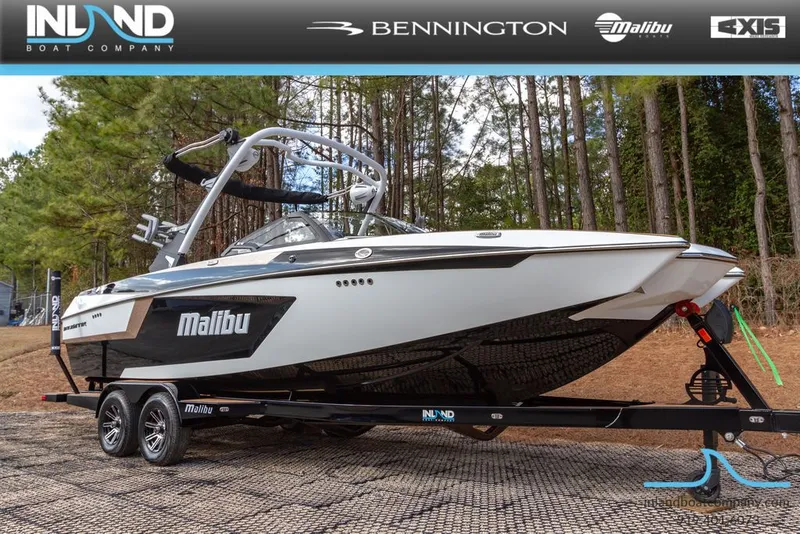 Slide: The Image of Malibu Wakesetter 24 MXZ 2024 - 2
