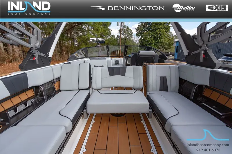 Slide: The Image of Malibu Wakesetter 24 MXZ 2024 - 26