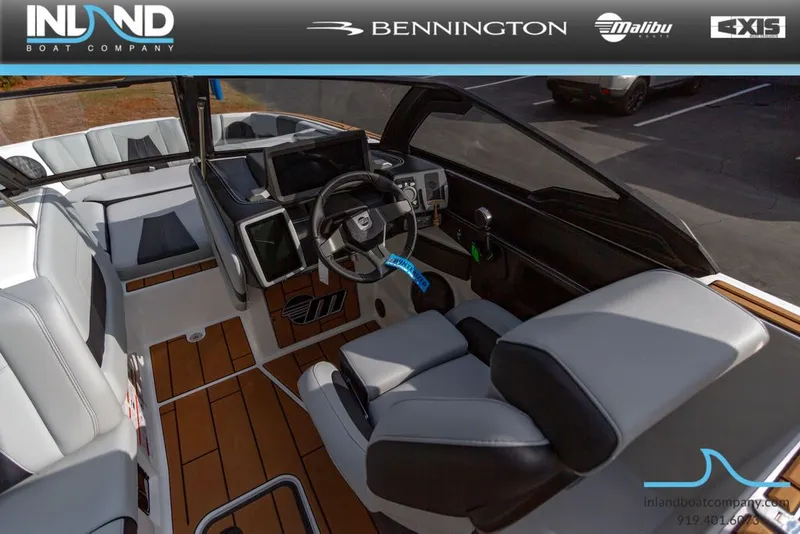 Slide: The Image of Malibu Wakesetter 24 MXZ 2024 - 27