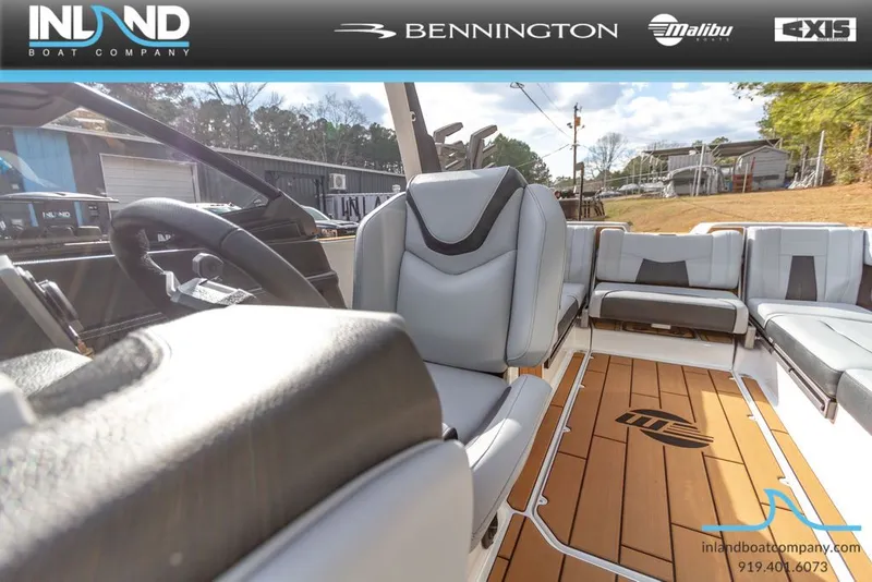 Slide: The Image of Malibu Wakesetter 24 MXZ 2024 - 31