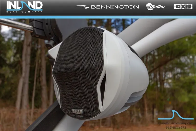 Slide: The Image of Malibu Wakesetter 24 MXZ 2024 - 33