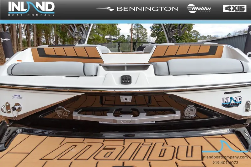 Slide: The Image of Malibu Wakesetter 24 MXZ 2024 - 34