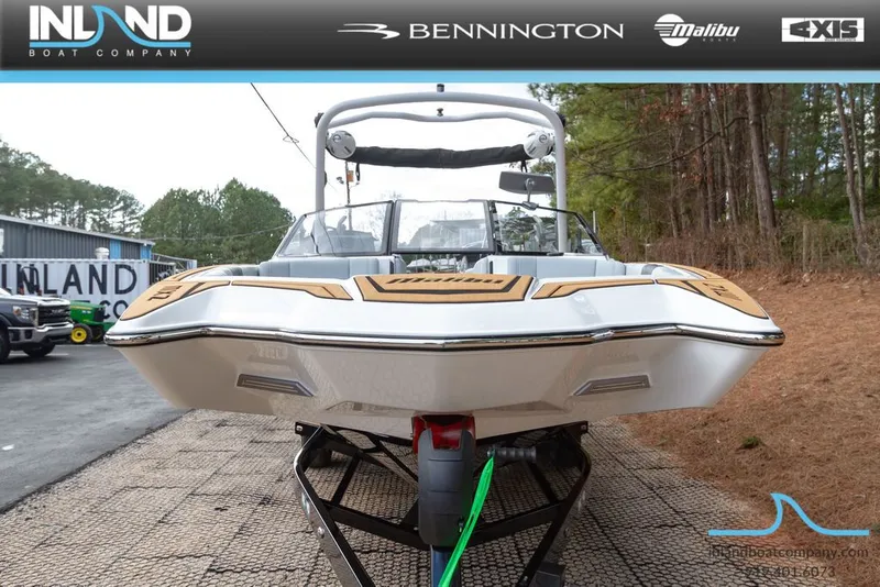 Slide: The Image of Malibu Wakesetter 24 MXZ 2024 - 35