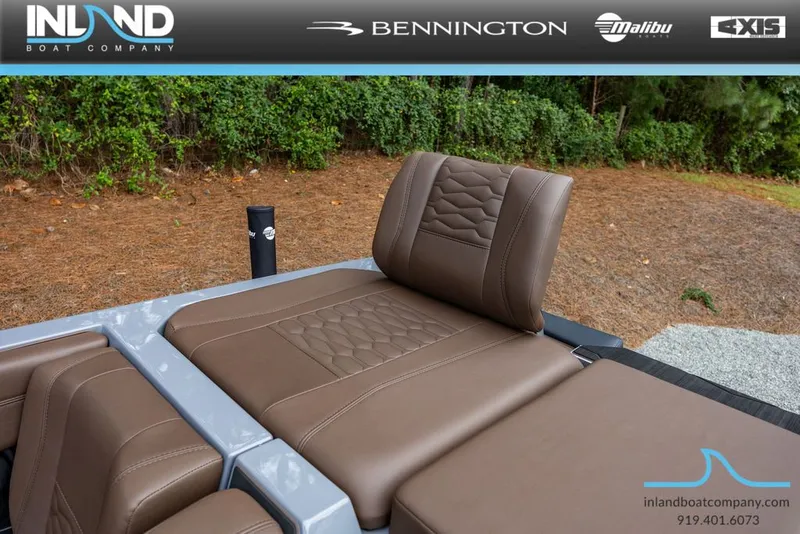 Slide: The Image of Malibu Wakesetter 24 MXZ 2025 - 16