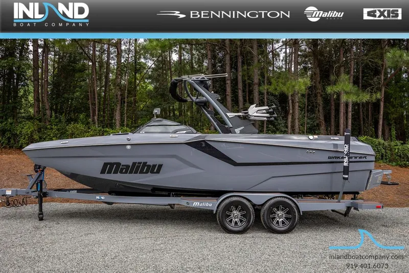 Slide: The Image of Malibu Wakesetter 24 MXZ 2025 - 2