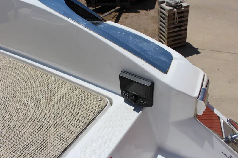 Slide: The Image of Cobalt R30 2016 - 18