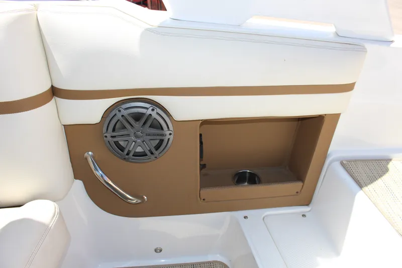 Slide: The Image of Cobalt R30 2016 - 20