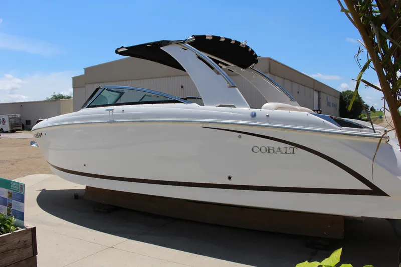 Slide: The Image of Cobalt R30 2016 - 4