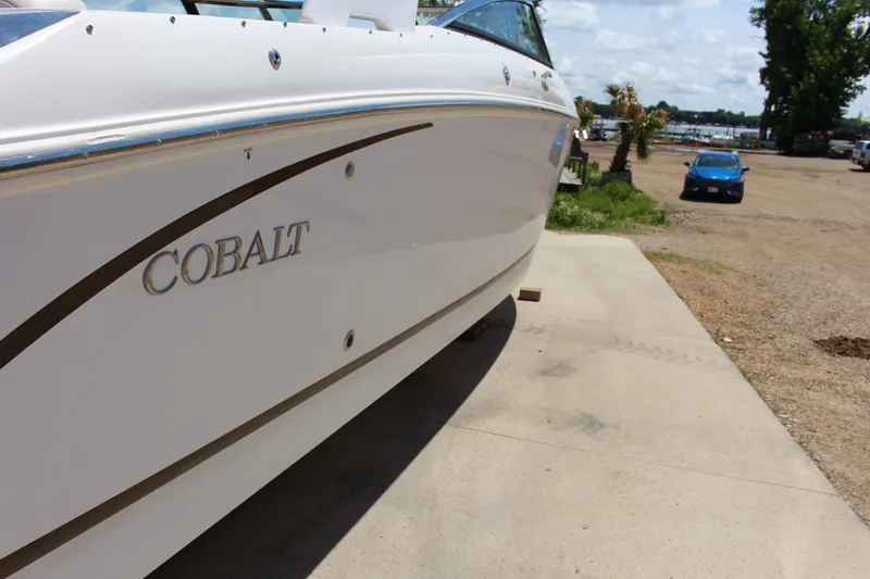 Slide: The Image of Cobalt R30 2016 - 7