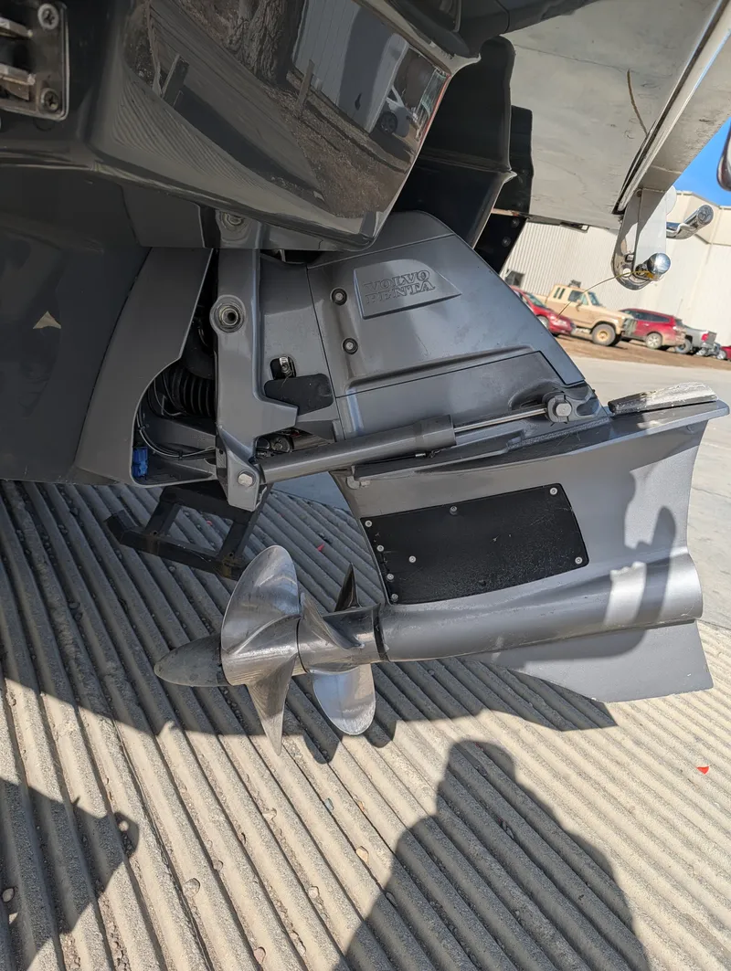 Slide: The Image of Cobalt R4 Surf 2023 - 18