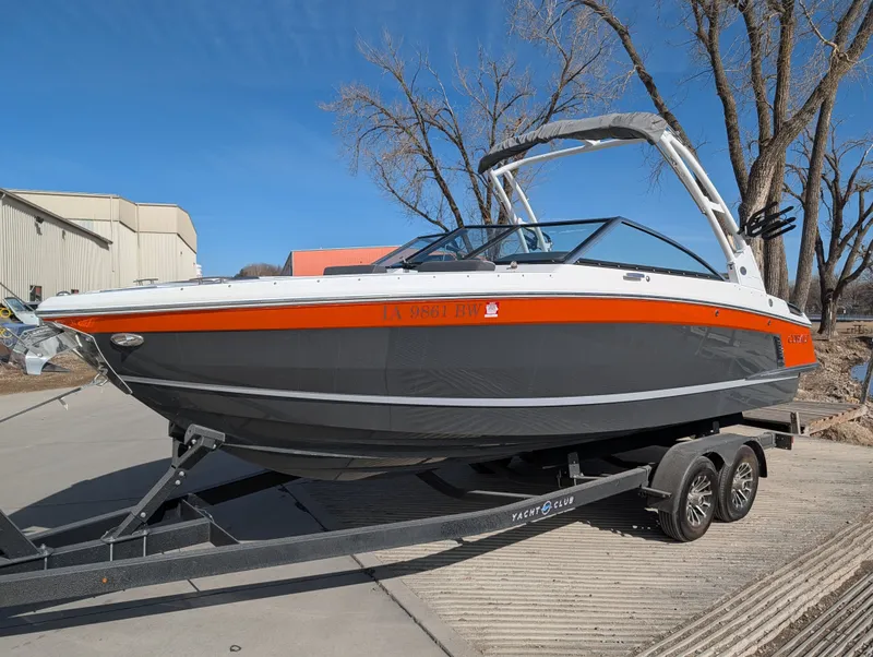 Slide: The Image of Cobalt R4 Surf 2023 - 3